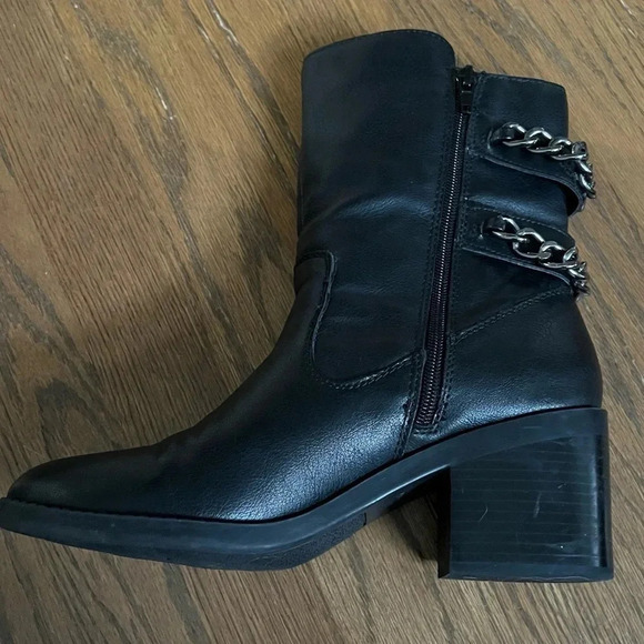 Fergalicious Wishful Moto Buckles & Chains Chunky Heel Combat boots women’s 8.5 - Picture 6 of 11